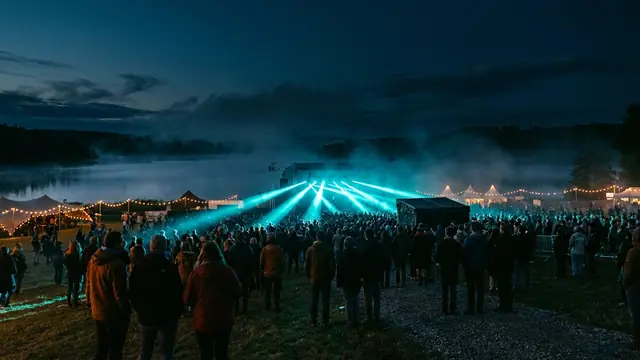 Festivalbühne bei Nacht: Erstell dein eigenes Highfield Festival 2026 Musikquiz-Pack (Hitster-Style) mit Hitify