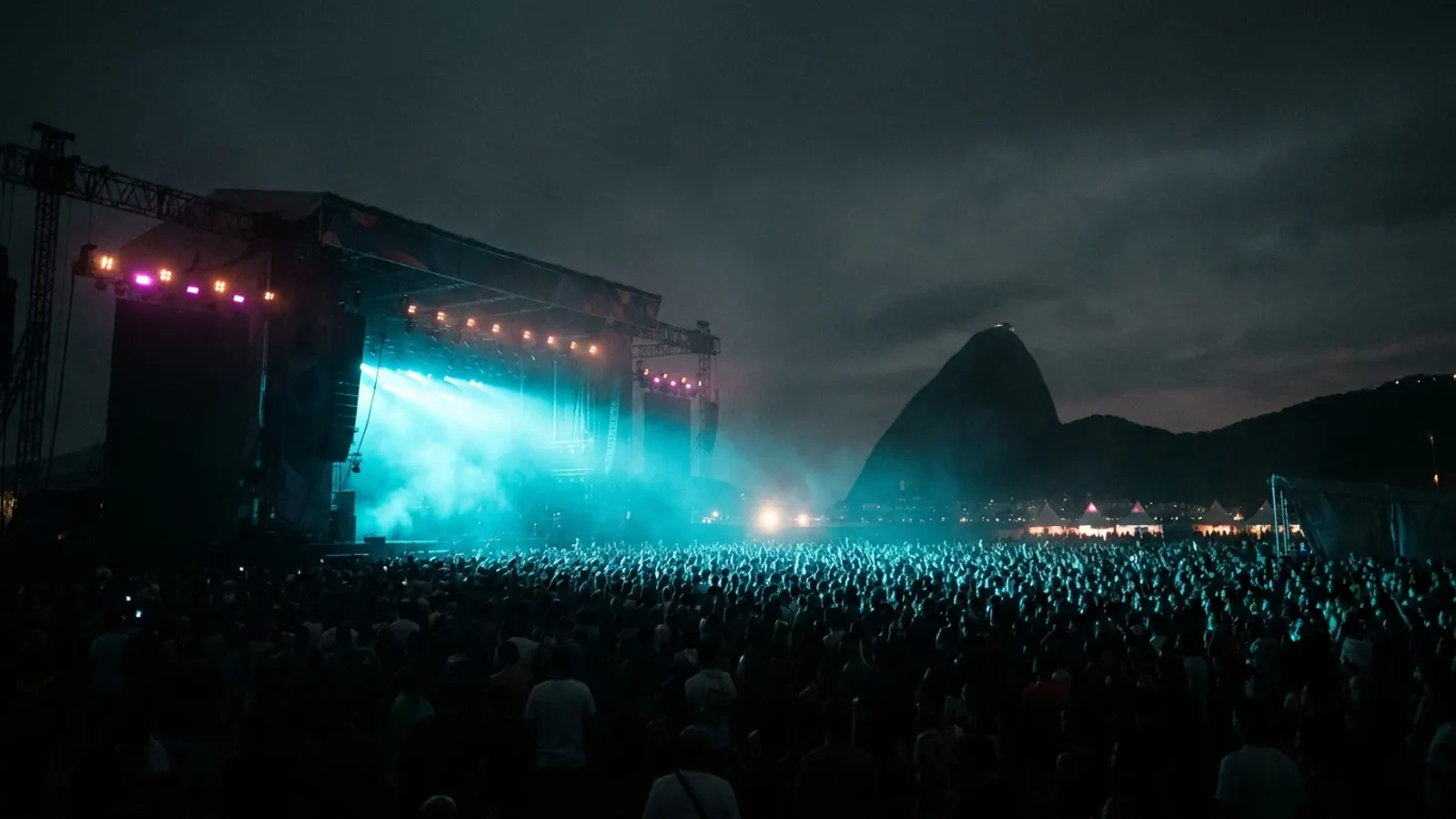 Festivalbühne bei Nacht: Erstell dein eigenes Rock in Rio 2026 Musikquiz-Pack (Hitster-Style) mit Hitify